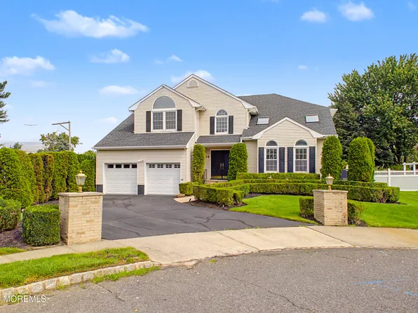 10 Campo Lane, Hazlet, NJ 07730