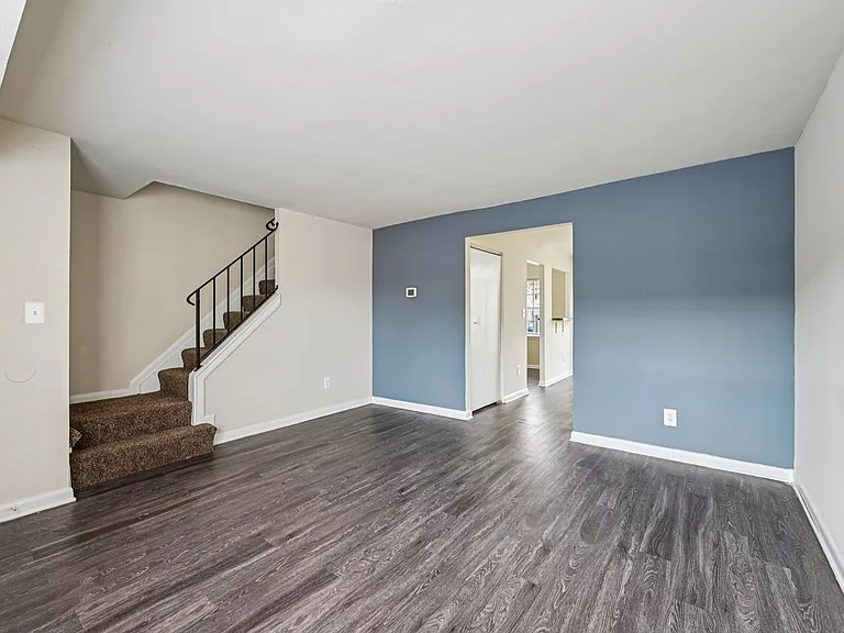 Harbor Estates — Photo 10