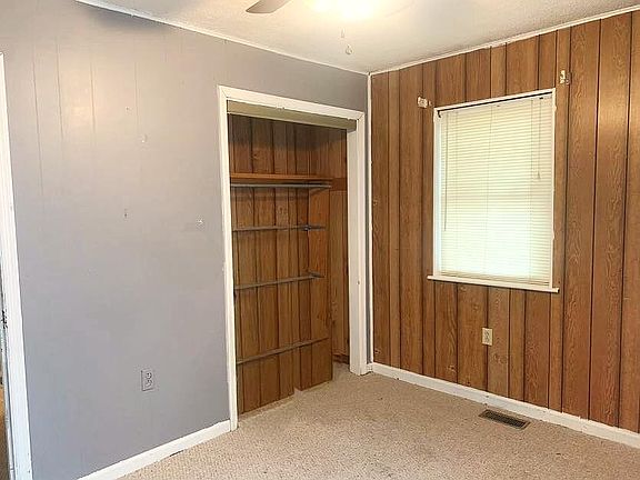 4th image of 913 Rose Ln