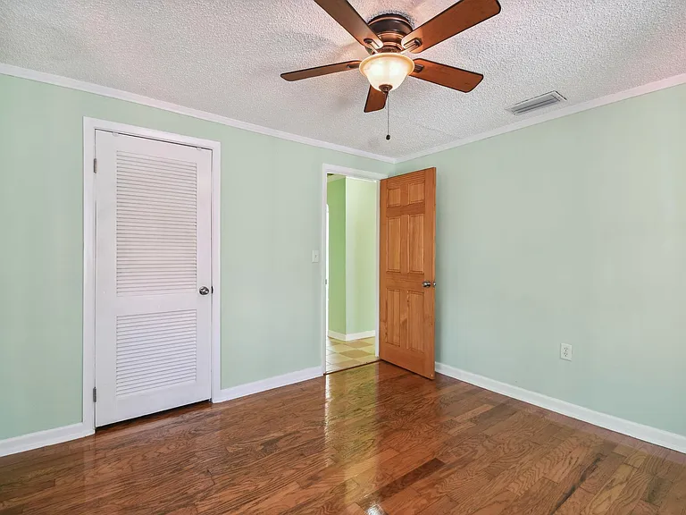 208 Union St — Photo 21