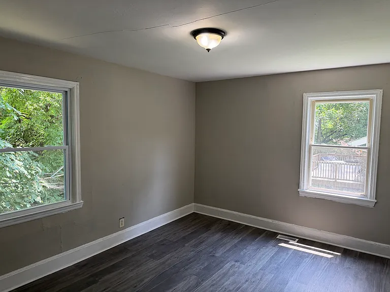 807 Macon St #B — Photo 7