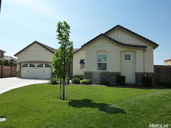 4th image of 8154 Heleconia Ct