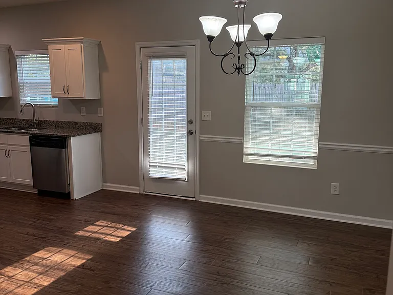 241 Coral Cir — Photo 10