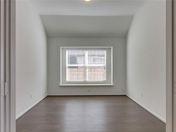 4th image of 205 Estima Ct