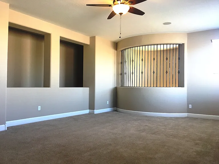 300 W Wisteria Pl — Photo 19