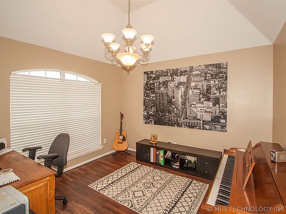 4th image of 4404 S 197th East Ave