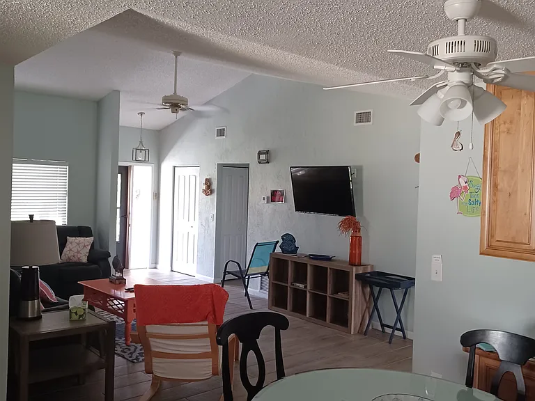 9 Collinson Ct — Photo 40