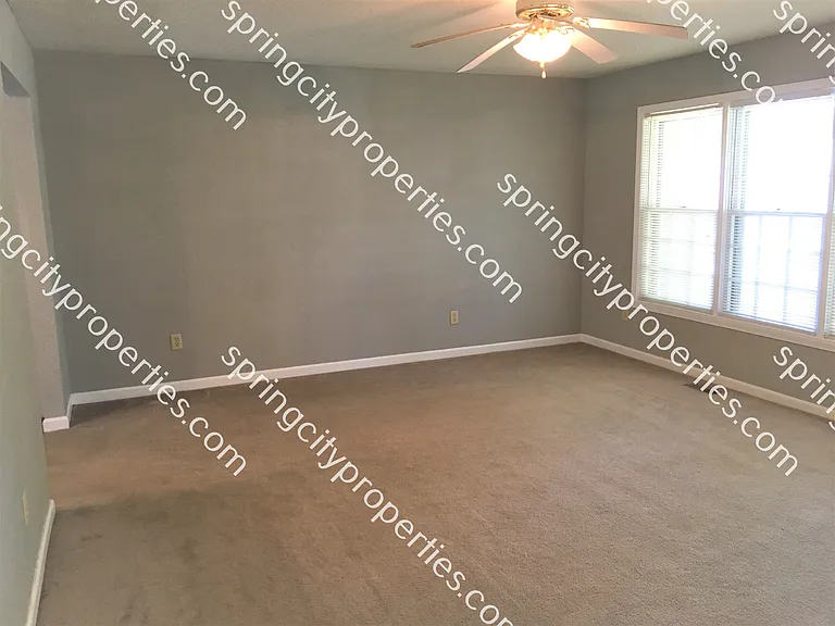 101 W Long Ln — Photo 6