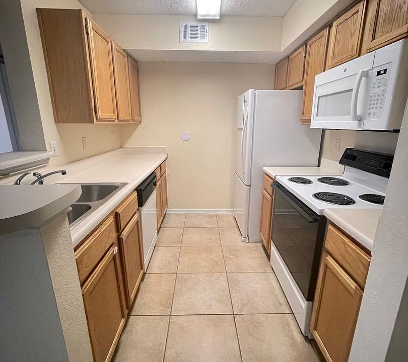 1st image of 4009 Dancing Cloud Ct Unit 32