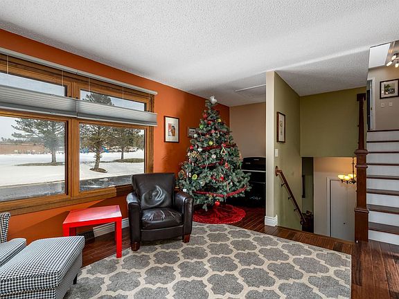 5th image of 440 Meadow Ln