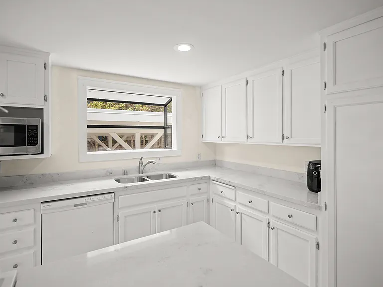 955 D Ave — Photo 8