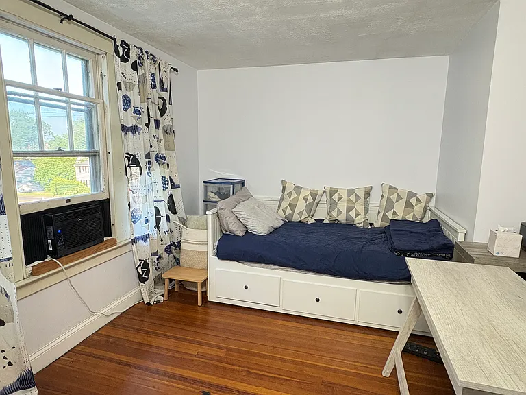 114 E Main St — Photo 1