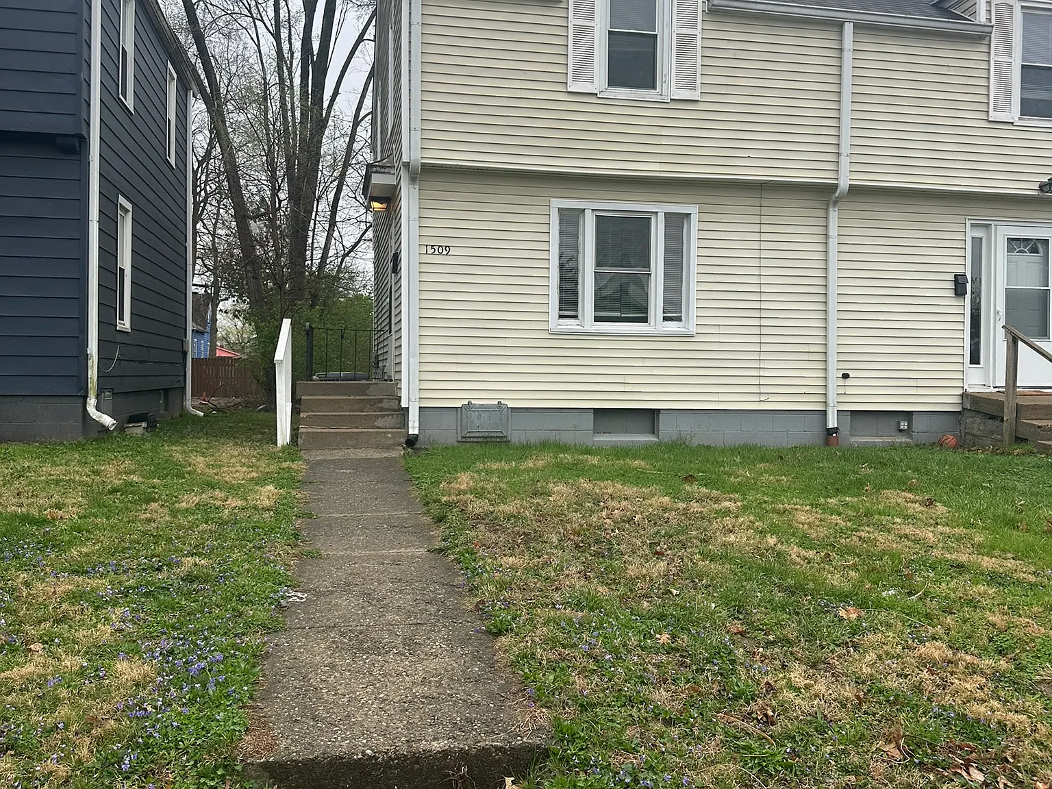 2 bed, 820 sqft, $725 — Photo 1