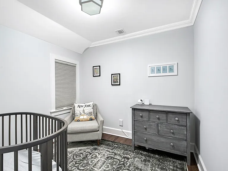18 Elmwood Ave — Photo 17