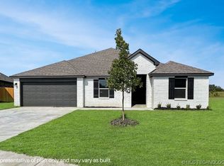 1504 Foxtail Park Ln, Bartlesville, OK 74006
