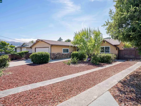 19 Estates Dr, Novato, CA 94947