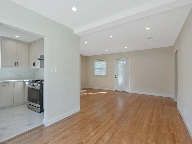 3054 N Frederic St — Photo 10