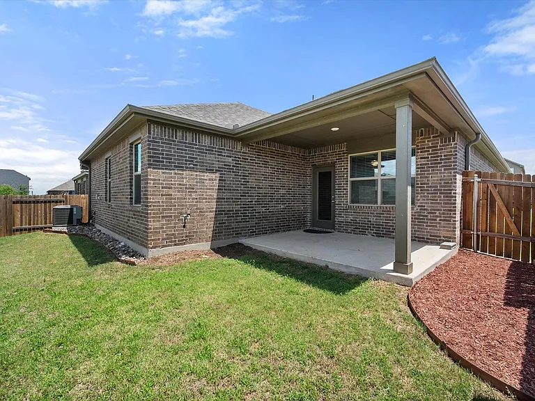 4004 Millau Ln — Photo 26