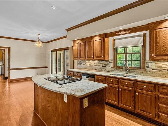 5th image of 4002 Smithfield Dr