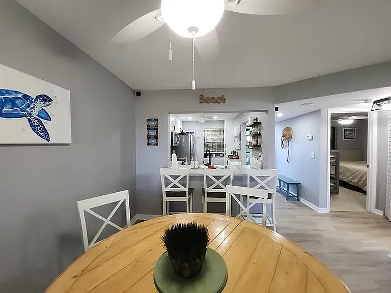 Dinning room table