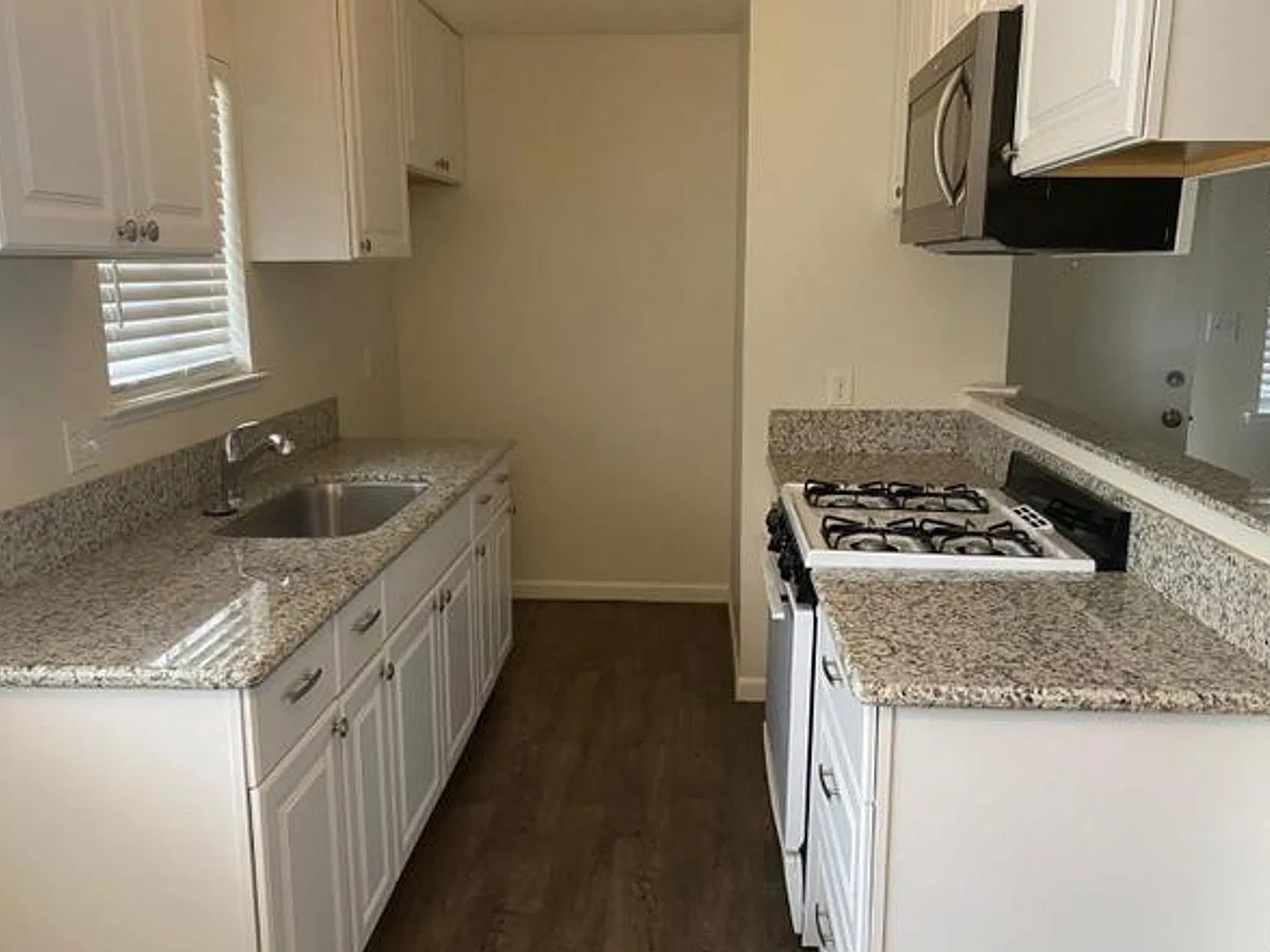 Lovely 2 Bedroom / 1 Bathroom for rent $2,195 — Photo 3