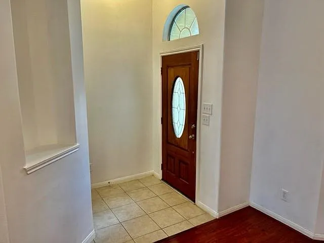 4 bed, 2.0 bath, $2,195 — Photo 3