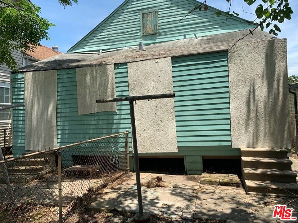 2nd image of 2020 Franklin Ave