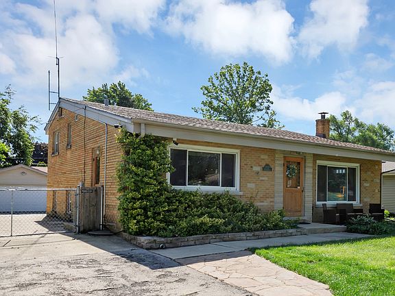 4th image of 1N729 N Forest Ave
