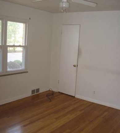 5th image of 7560 Ahern Ave
