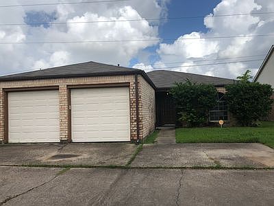 1st image of 2922 Creekway Cir