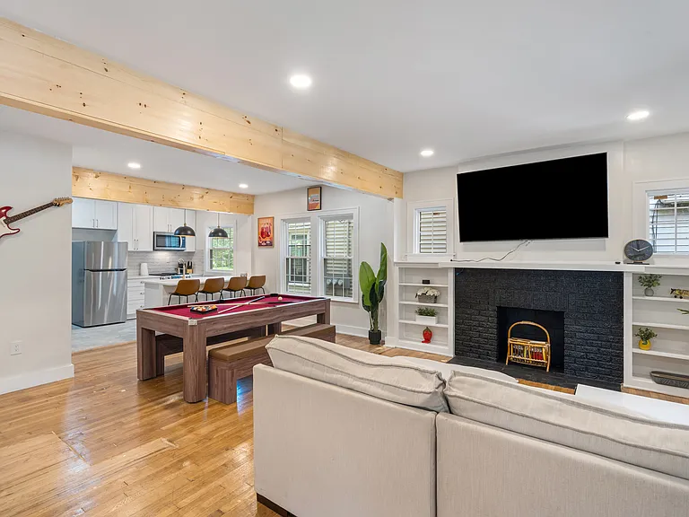 9400 Clifton Blvd #1 — Photo 10