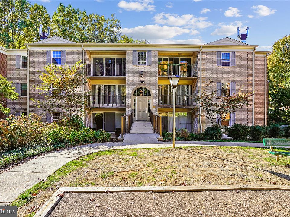 1st image of 882 College Pkwy APT 301