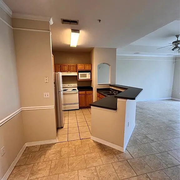 6685 Queens Borough Ave #306 — Photo 5