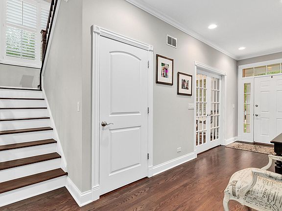 3rd image of 48 N Waiola Ave