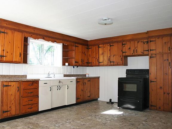 3rd image of 10399 Stoney Point Dr