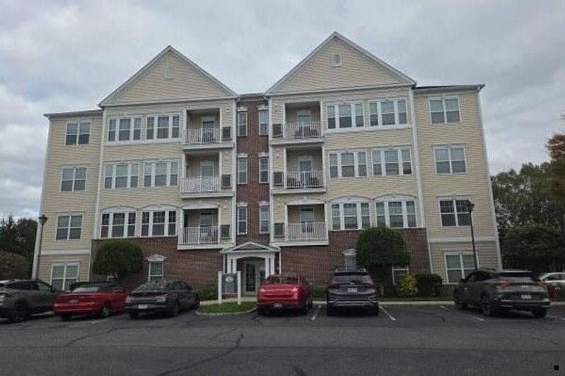 1st image of 1832 Finch Ln #236