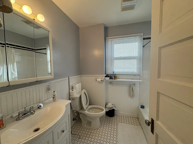 98 Westbourne Ter #2 — Photo 22