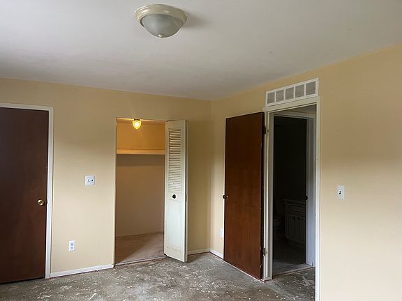 5th image of 22811 Grove St #39