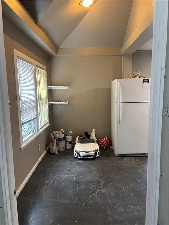 3 bed, 2.0 bath, 735 sqft, $3,400 — Photo 4
