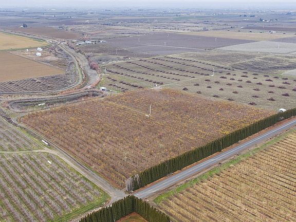 3rd image of 2693 Kays Rd