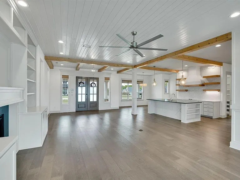 140 Farish Ln — Photo 8