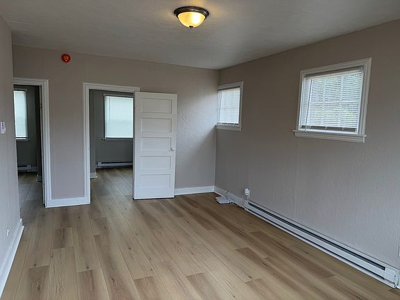 3rd image of 216 1/2 W 3rd St