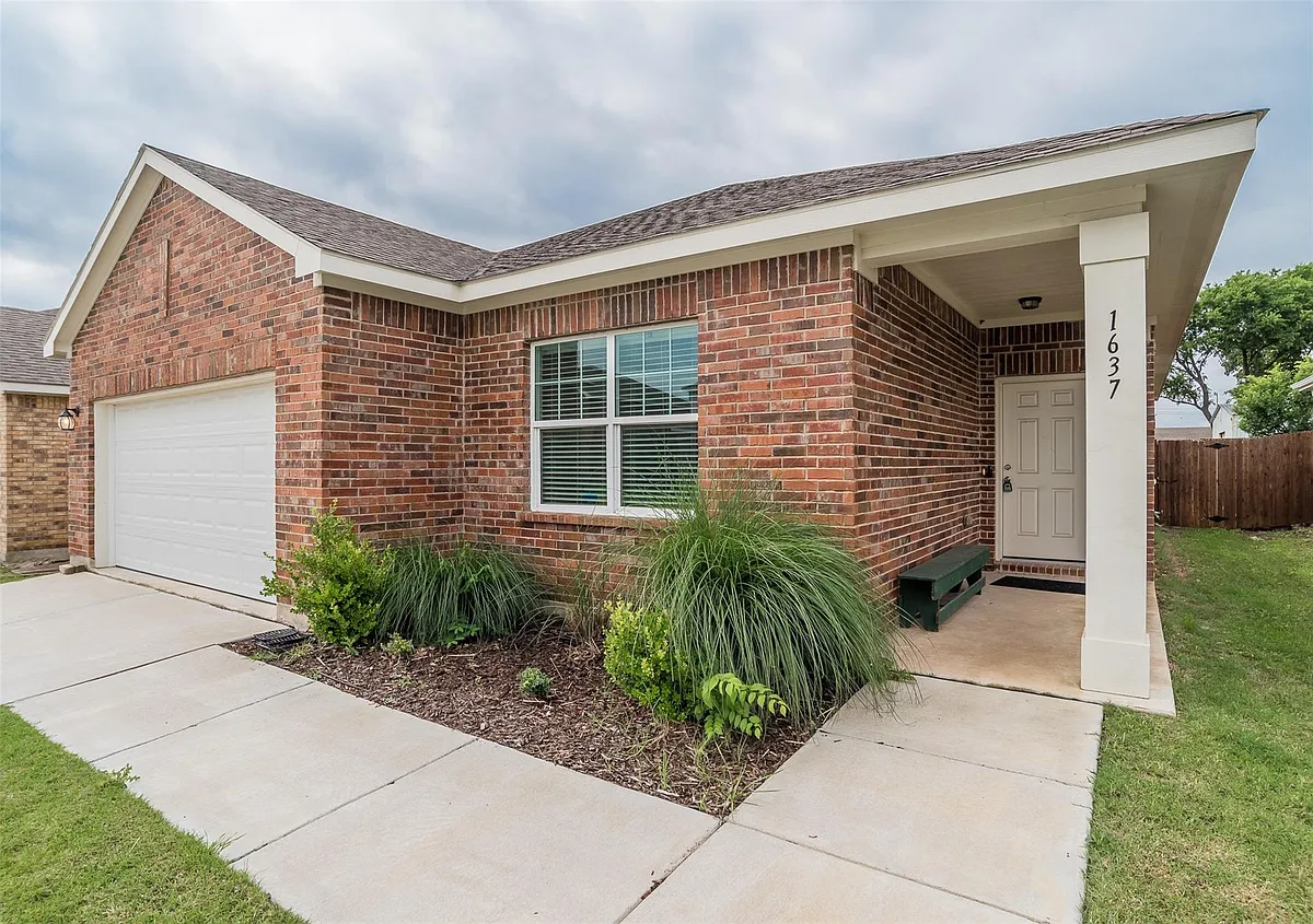 Building Photo - 1637 Shadow Hawk Dr #1