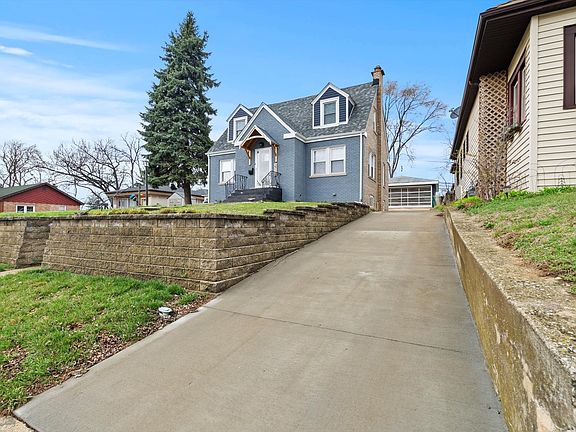 2nd image of 2718 W 96th Pl
