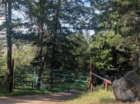 7020 Dos Rios Road, Laytonville, CA 95454