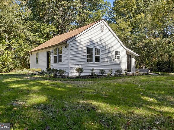 2nd image of 18048 Trossbach Rd