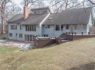 684 Sioux Dr, Freeport, IL 61032