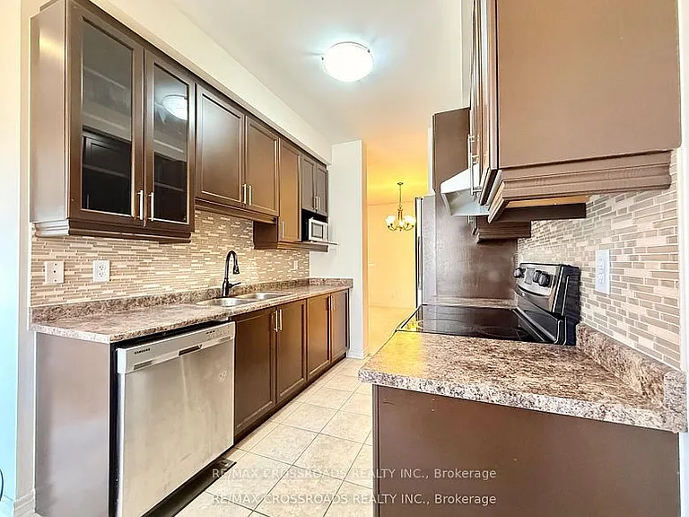158 Harvest Hills Blvd — Photo 6