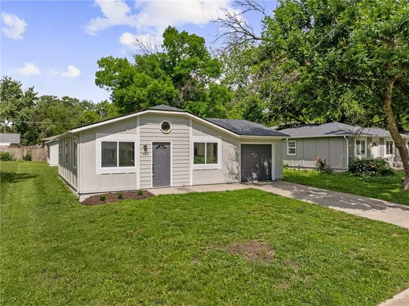 423 N Walnut St, Olathe, KS 66061