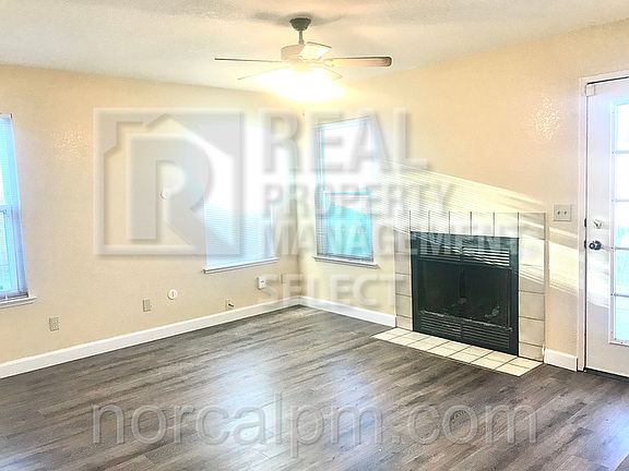 5th image of 5933 Sawyer Cir